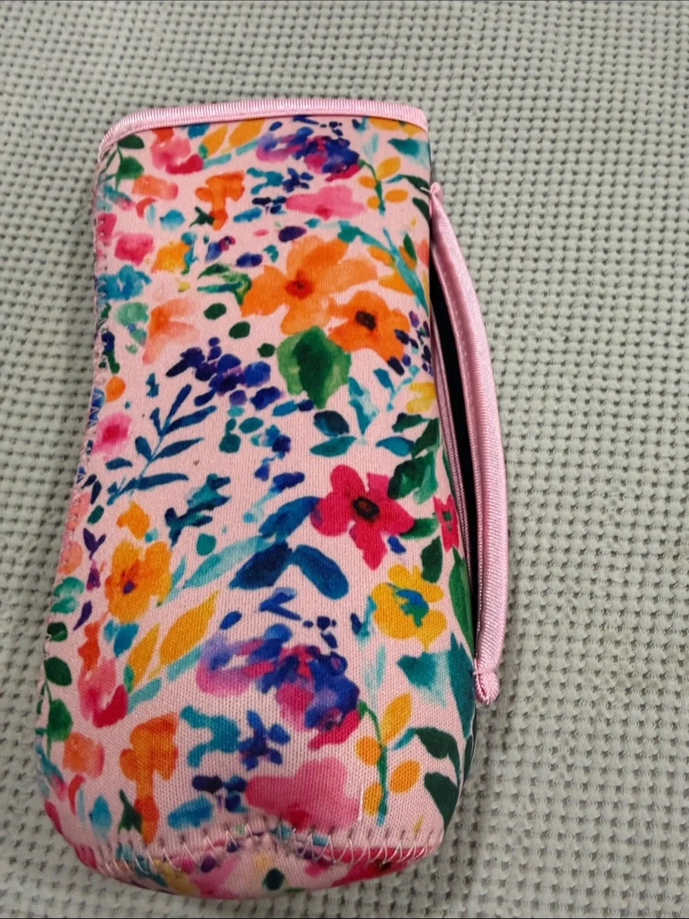 AJLTPA 22oz bottle Sleeves with handle of 3 multicolor floral styles